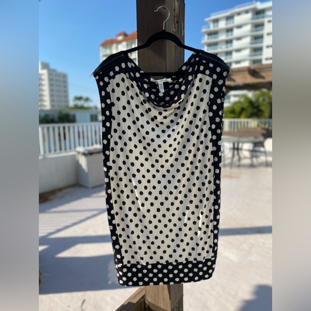 Diane Von Furstenberg 100% silk dress